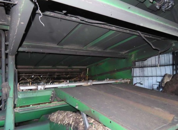 1991 John Deere 9600 Combine - Image 4