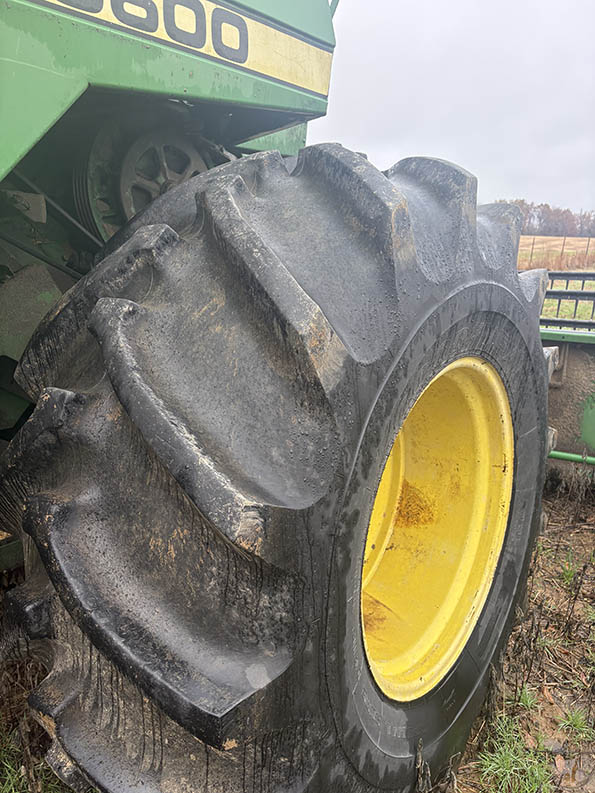 1996 John Deere 9600 Combine - Image 5