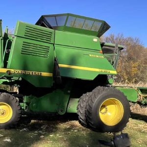 1997 John Deere 9610 Combine