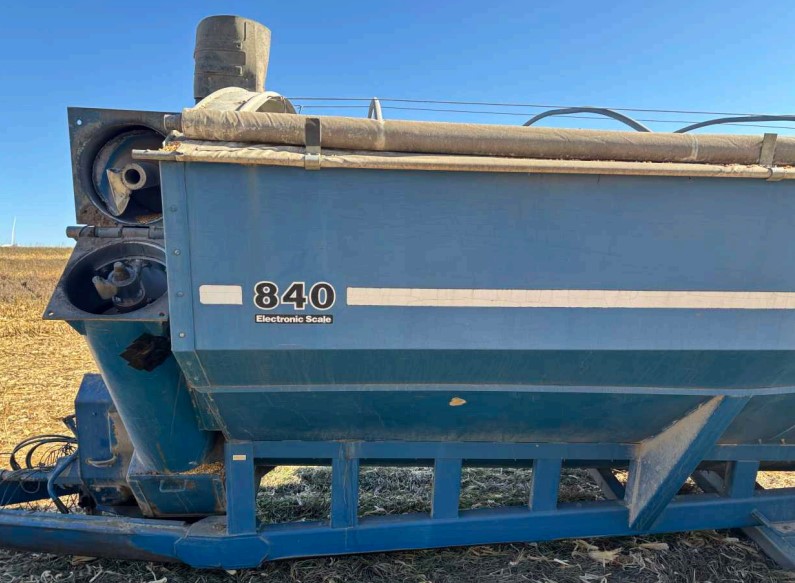 1989 Kinze 840 Grain Cart - Image 4