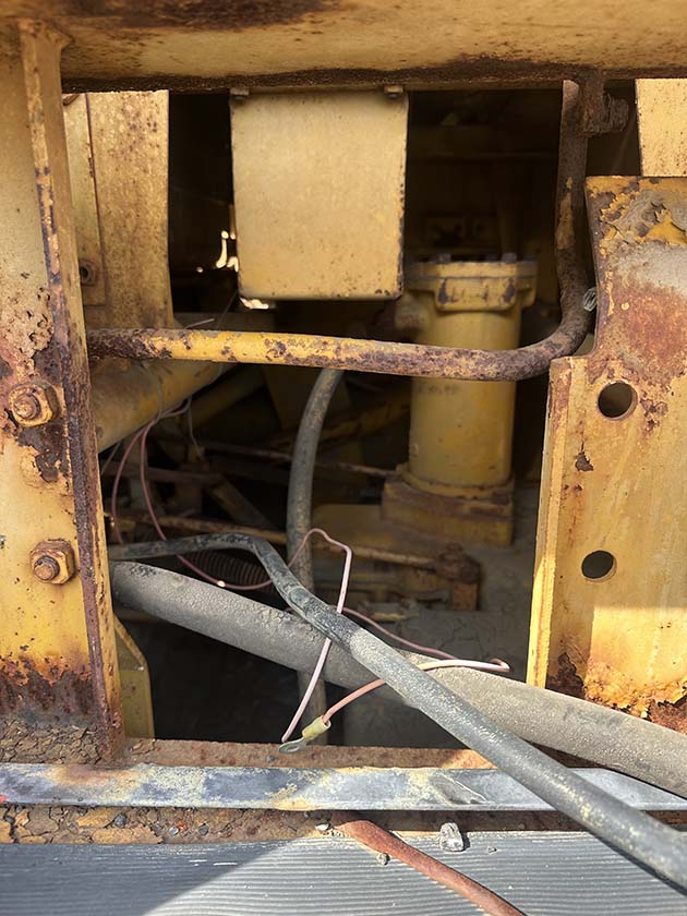 1971 Caterpillar 955J Track Loader - Image 4