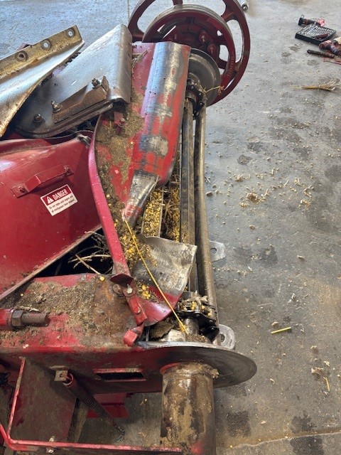 1987 CASE IH 1680 Combine - Image 2