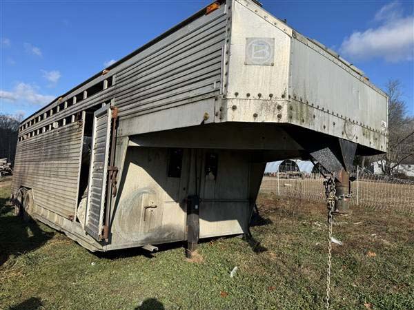 1988 Barrett Utility/Cattle Trailer - Image 2
