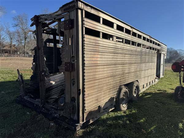 1988 Barrett Utility/Cattle Trailer - Image 3