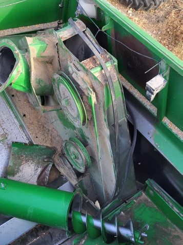 1989 John Deere 9500 Combine - Image 15