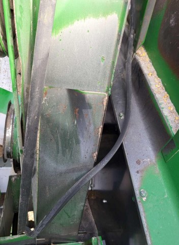 1989 John Deere 9500 Combine - Image 20