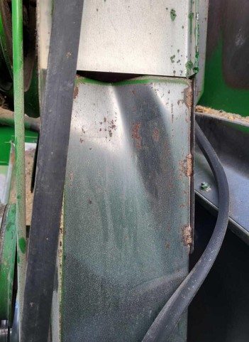 1989 John Deere 9500 Combine - Image 21