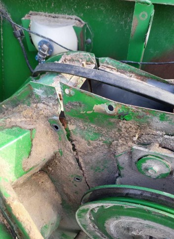 1989 John Deere 9500 Combine - Image 22