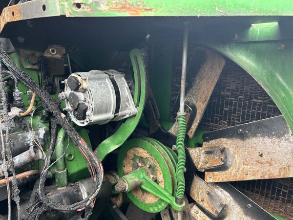 [Auction]: 1991 John Deere 9500 Combine - #1 | Engine Hours: est 4800 ...