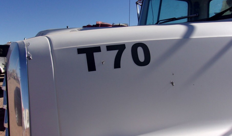 1997 Ford LT9000 Crane Truck - Image 4