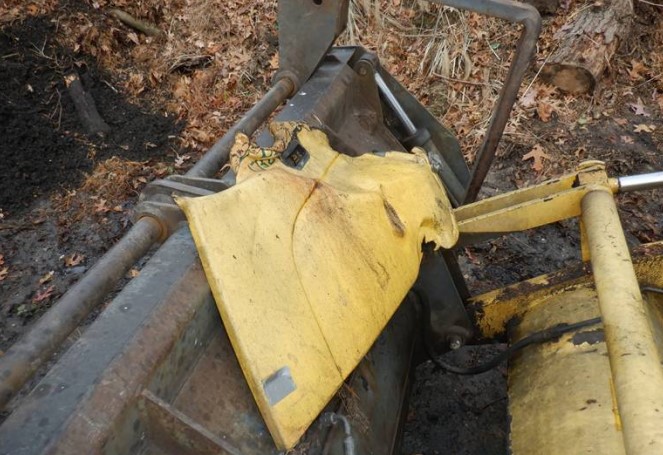 1999 New Holland LB75 Backhoe - Image 15