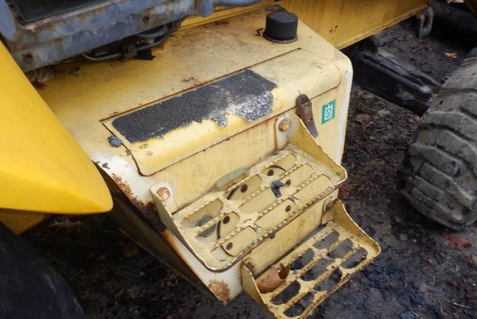 1999 New Holland LB75 Backhoe - Image 22