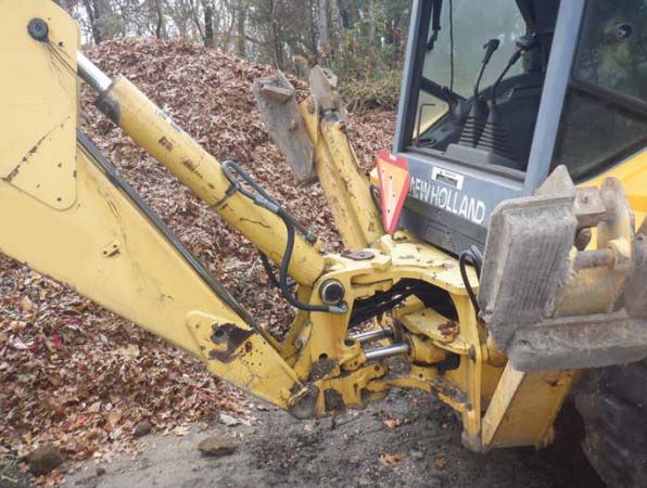 1999 New Holland LB75 Backhoe - Image 23