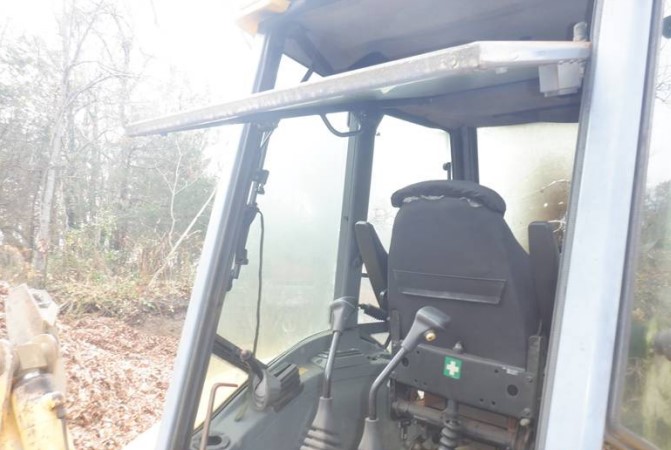 1999 New Holland LB75 Backhoe - Image 26