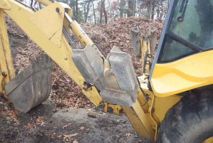 1999 New Holland LB75 Backhoe - Image 4