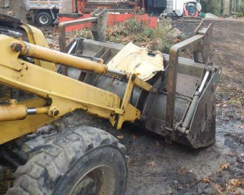 1999 New Holland LB75 Backhoe - Image 5