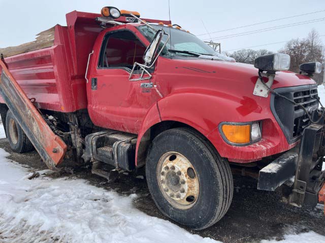 2000 Ford F-750 Dump Truck