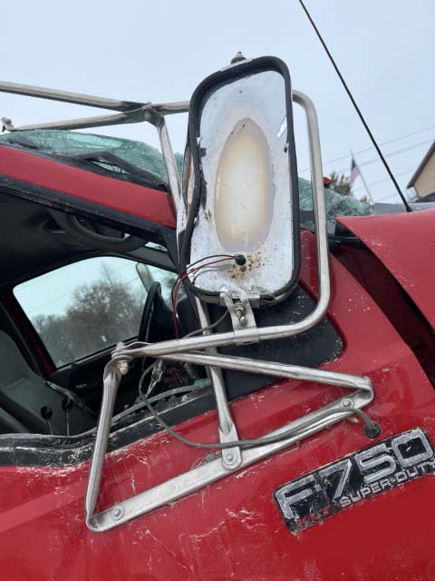 2000 Ford F-750 Dump Truck - Image 4