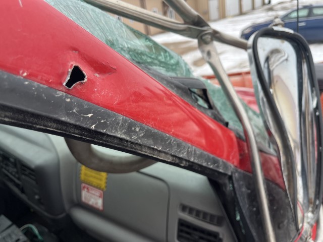 2000 Ford F-750 Dump Truck - Image 6