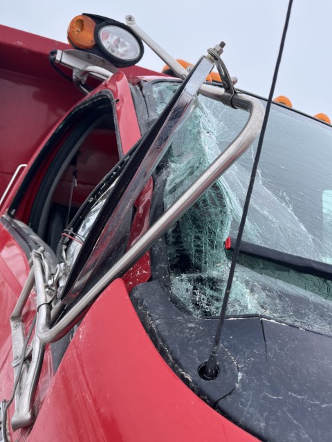 2000 Ford F-750 Dump Truck - Image 9