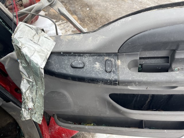 2000 Ford F-750 Dump Truck - Image 12