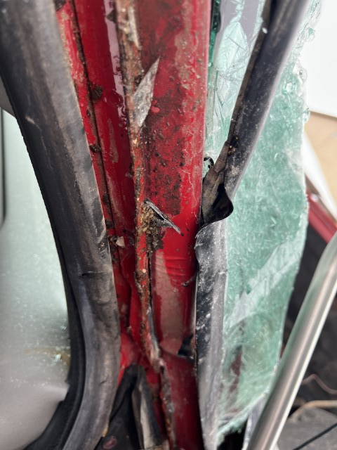 2000 Ford F-750 Dump Truck - Image 14