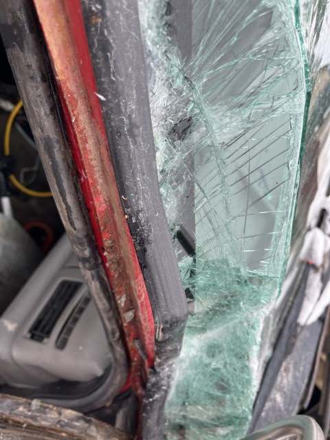 2000 Ford F-750 Dump Truck - Image 15