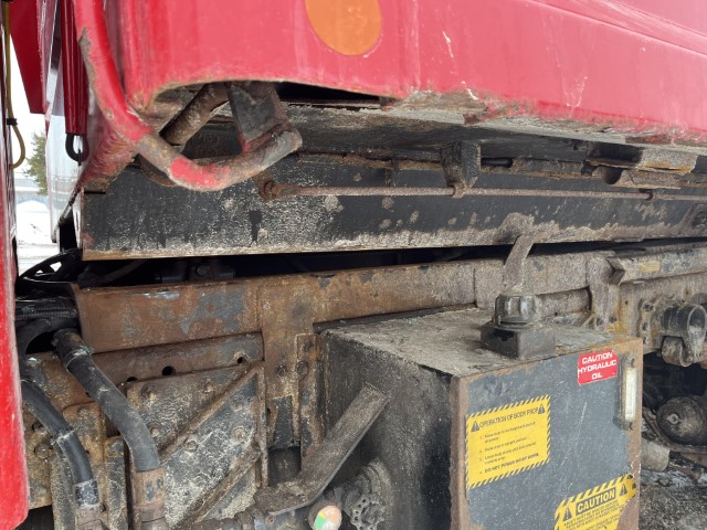 2000 Ford F-750 Dump Truck - Image 16