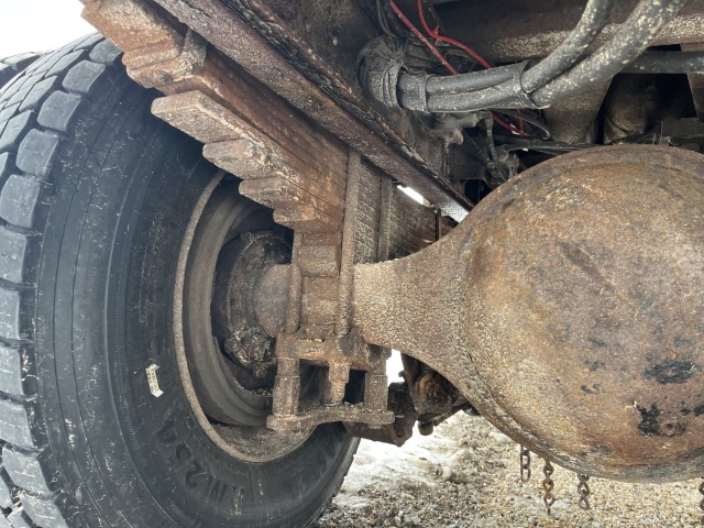 2000 Ford F-750 Dump Truck - Image 17