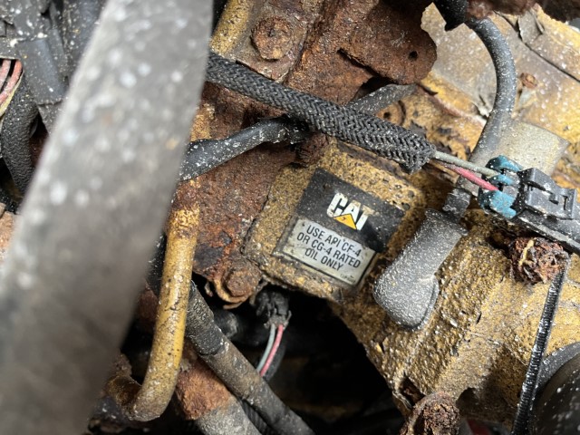 2000 Ford F-750 Dump Truck - Image 21