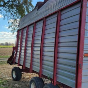 2000 H&S HD7+4 Forage Wagon