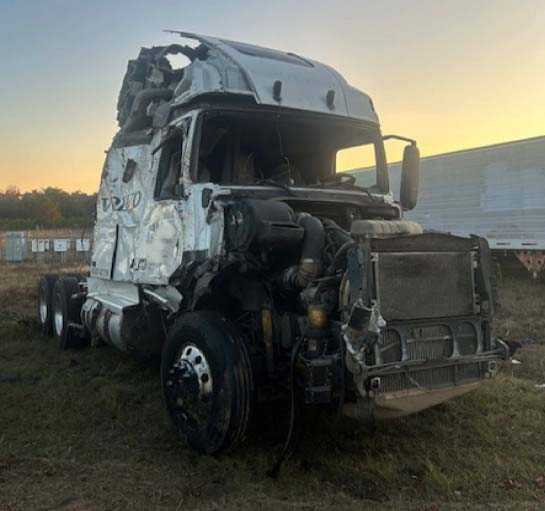 2000 Volvo VNL 660 - Image 2