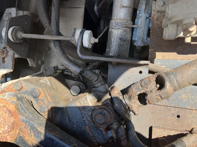 2001 International 4900 Dump Truck - Image 14