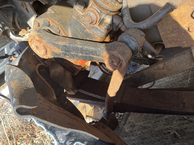 2001 International 4900 Dump Truck - Image 15