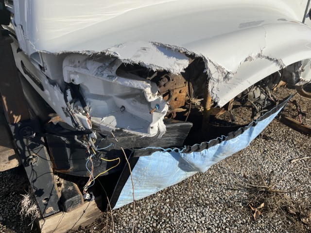 2001 International 4900 Dump Truck - Image 16