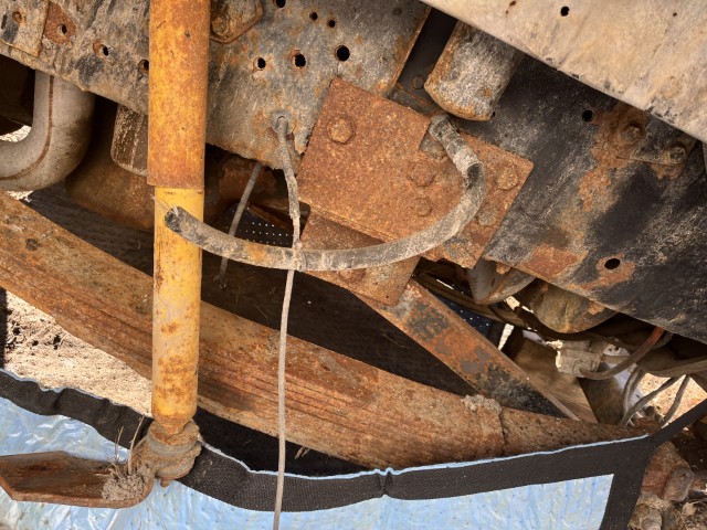 2001 International 4900 Dump Truck - Image 22