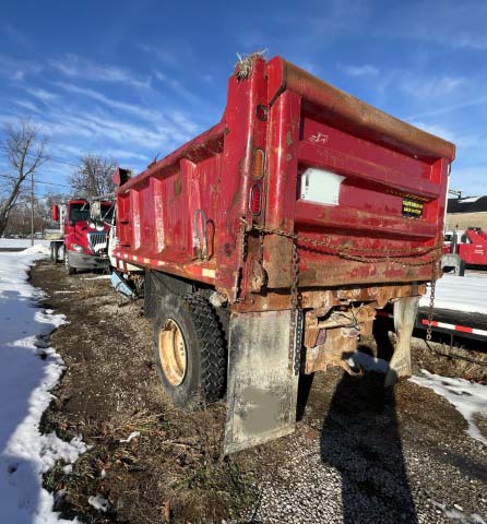 2001 International 4900 Dump Truck - Image 6