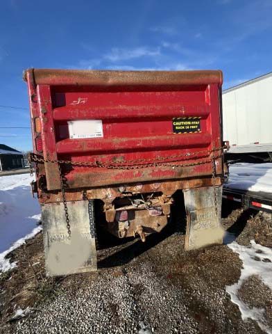2001 International 4900 Dump Truck - Image 7