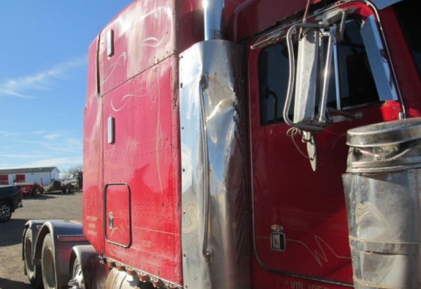 2001 Peterbilt 379 - Image 12