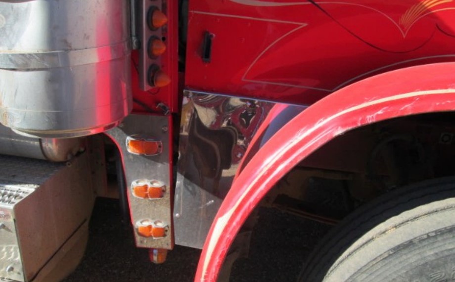 2001 Peterbilt 379 - Image 13