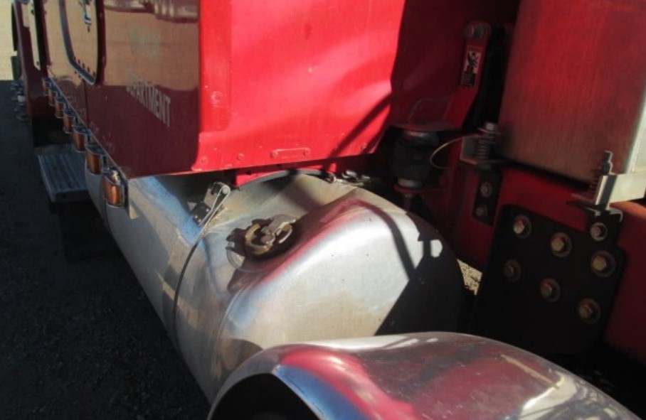 2001 Peterbilt 379 - Image 16