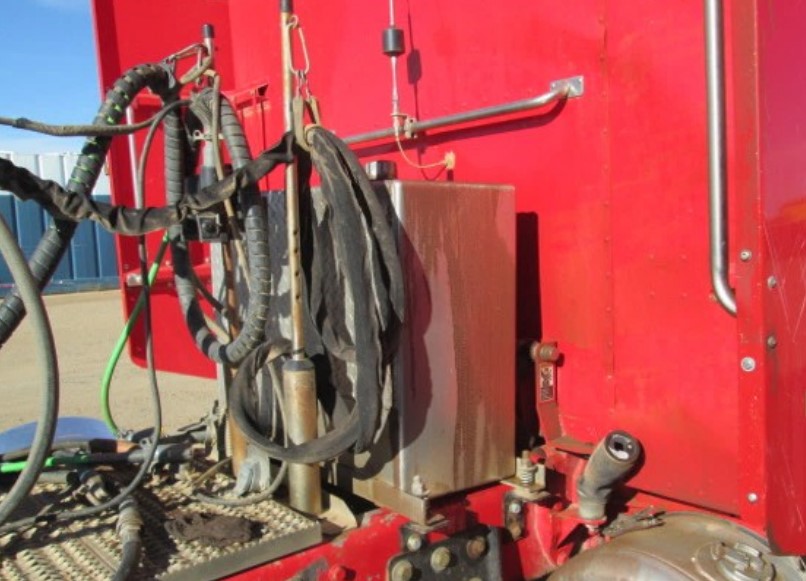 2001 Peterbilt 379 - Image 9