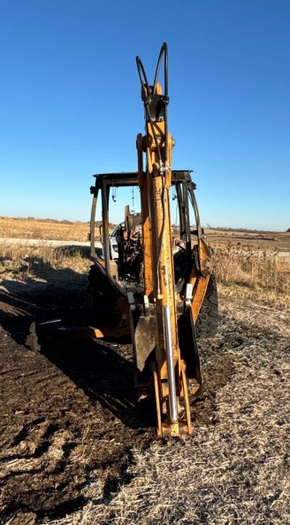 2002 Case 580M Backhoe - Image 12