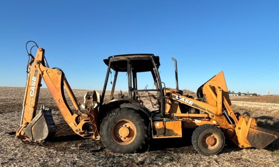 2002 Case 580M Backhoe - Image 9
