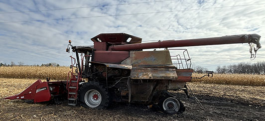 2002 CASE IH 2388 Combine - Image 2