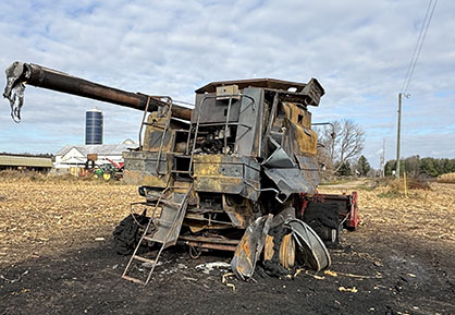 2002 CASE IH 2388 Combine - Image 4