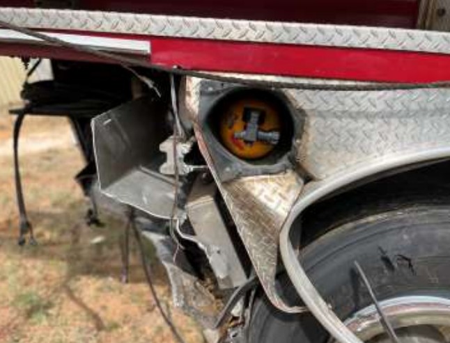 2004 Emergency One Fire Truck - Image 11