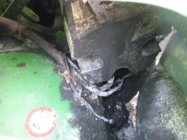 2004 John Deere 9860 Combine - Image 29