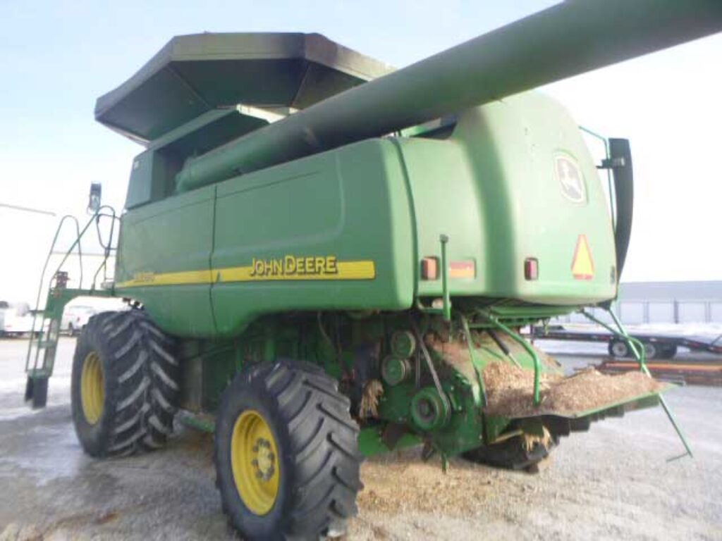 [Auction]: 2004 John Deere 9860 Combine | Ohio | damaged | CAG