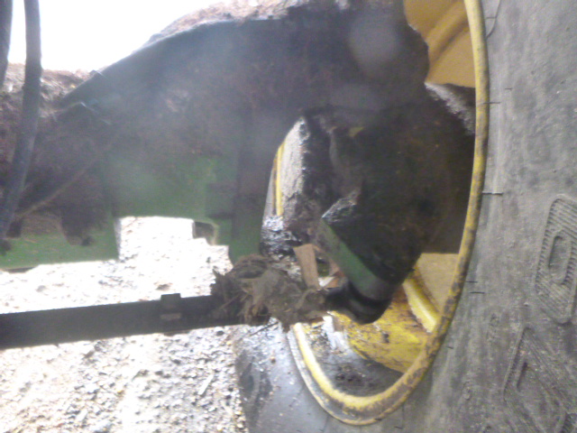 2004 John Deere 9860 Combine - Image 34